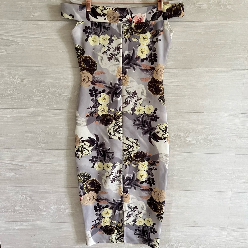 Dress - Picture 6 of 6